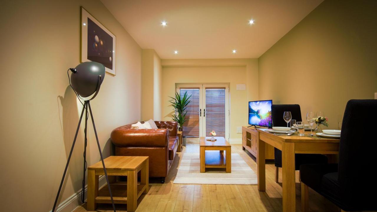 Superb City Center 1 Or 2 Bedroom Apts King Bed Southampton Eksteriør bilde