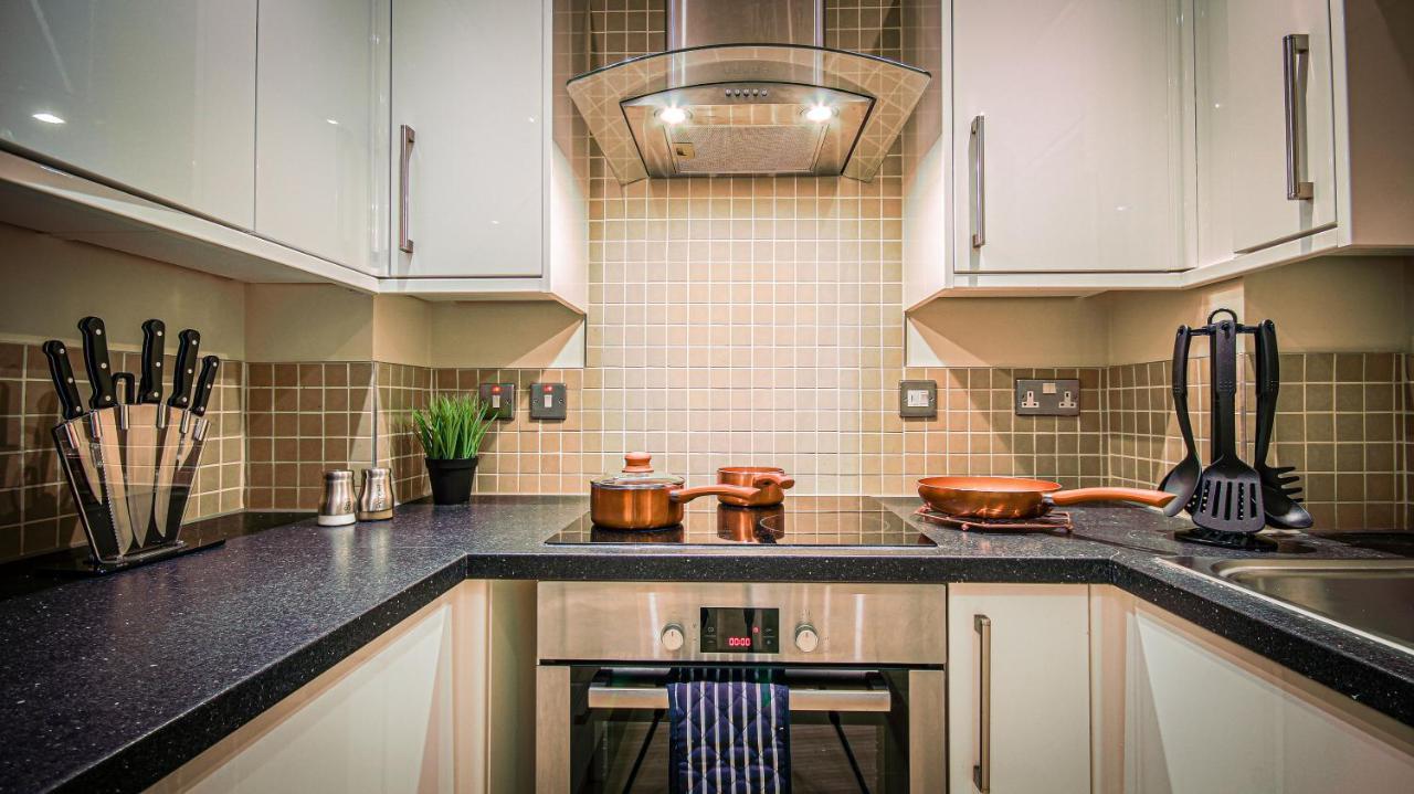 Superb City Center 1 Or 2 Bedroom Apts King Bed Southampton Eksteriør bilde