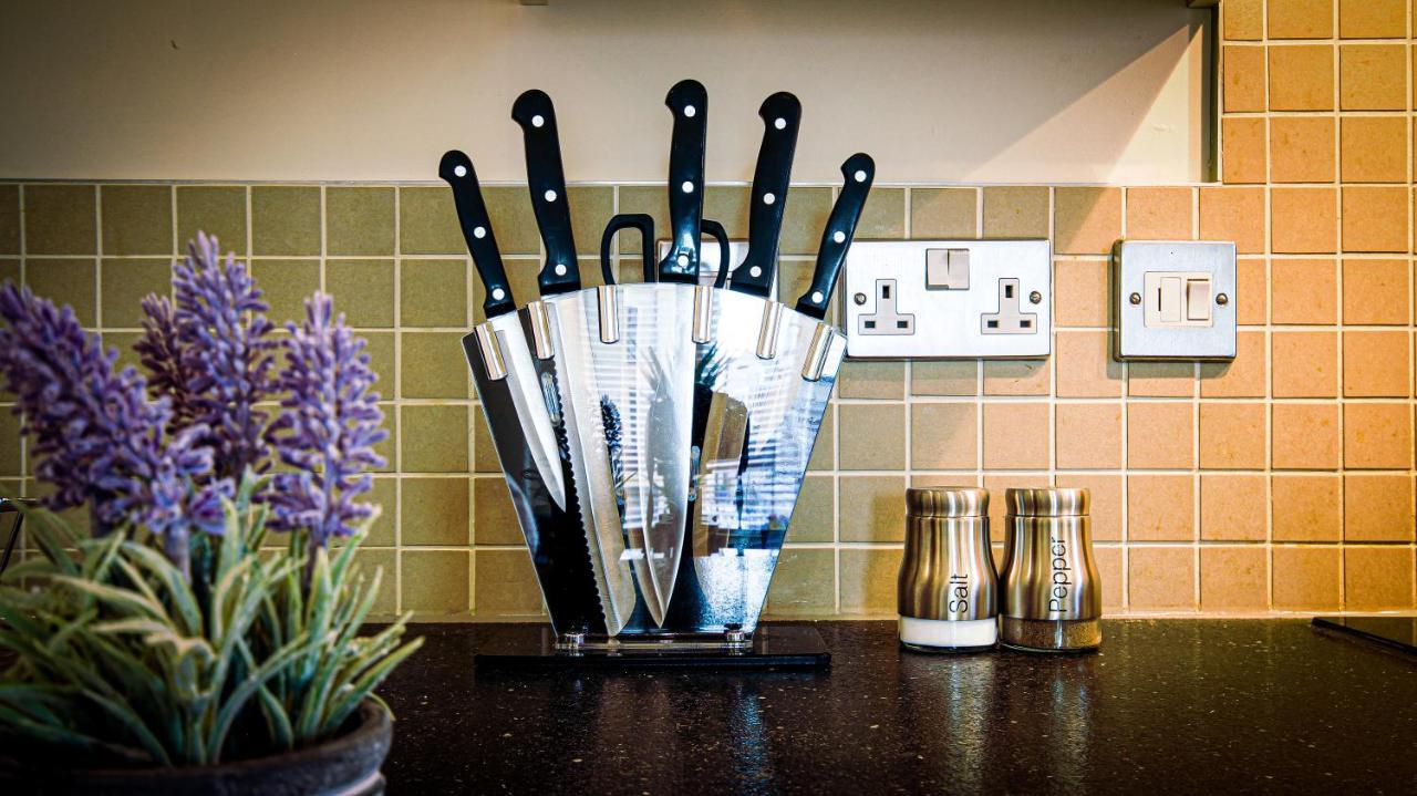 Superb City Center 1 Or 2 Bedroom Apts King Bed Southampton Eksteriør bilde