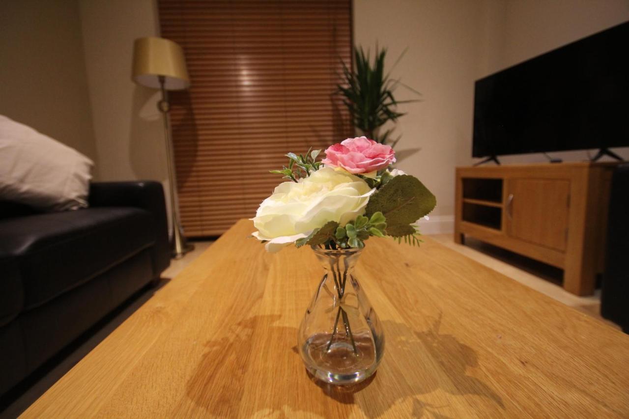 Superb City Center 1 Or 2 Bedroom Apts King Bed Southampton Eksteriør bilde